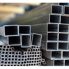 Труба нержавеющая квадратная сварная матовая 1.4404 / 316L 10х10х1 мм EN 10219